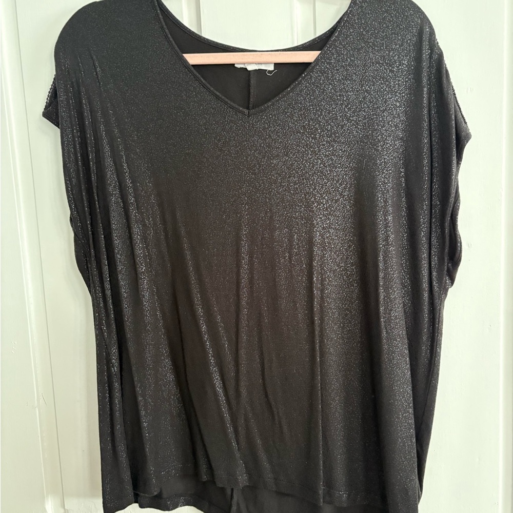 ⭐️$4 when bundled- Maurices Black Shiny/Shimmer Short Sleeve Relaxed Blouse